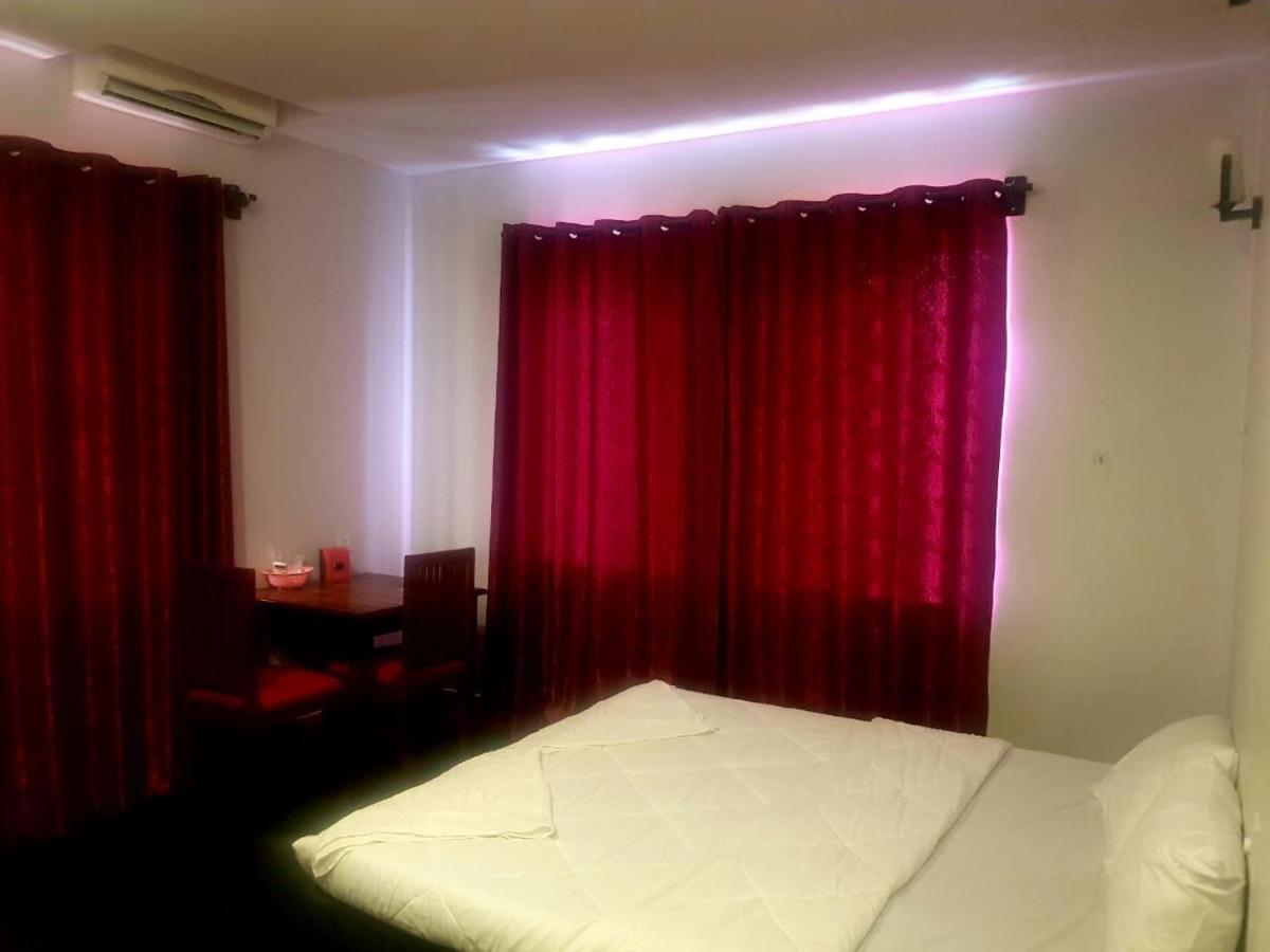 Violet Villa And Restro เสียมราฐ ภายนอก รูปภาพ